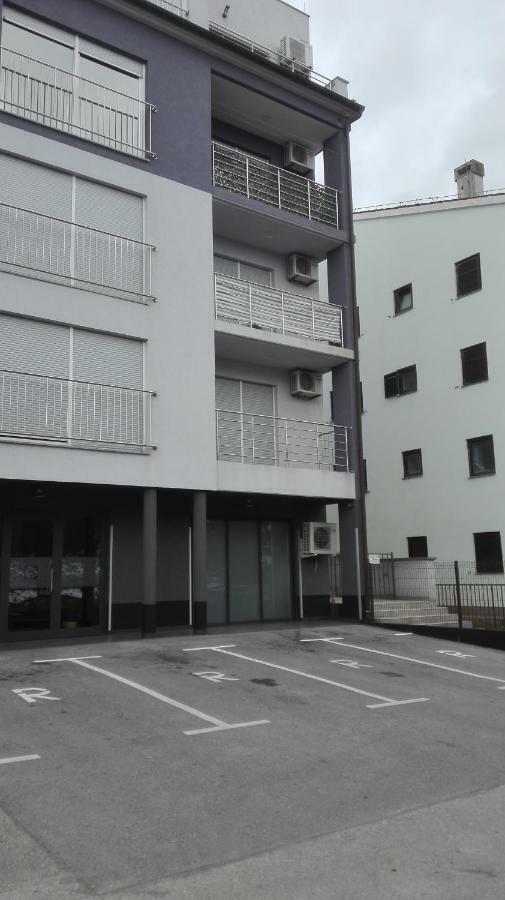 Stylish Apartment *
