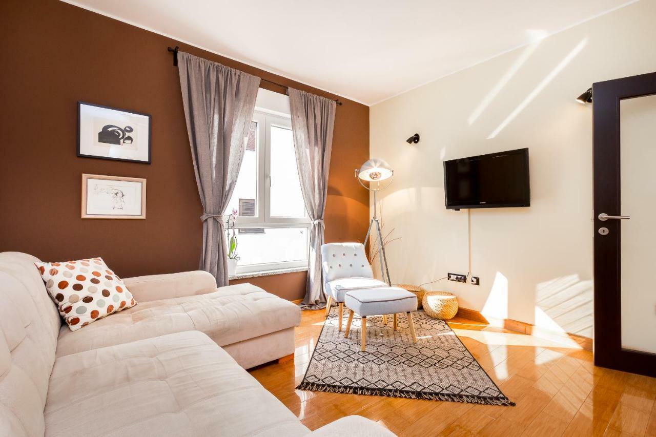 Stylish Apartment *